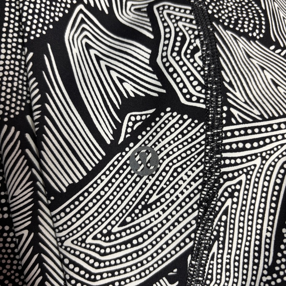 Lululemon Black and White Patterned Activewear size 6